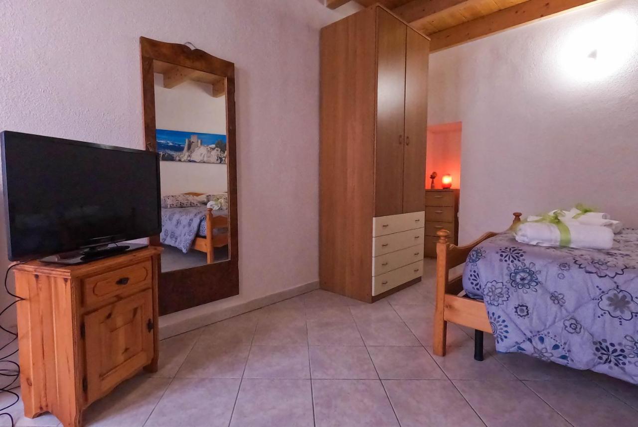 San Domenico House - Centro Storico Bed & Breakfast LʼAquila Екстериор снимка